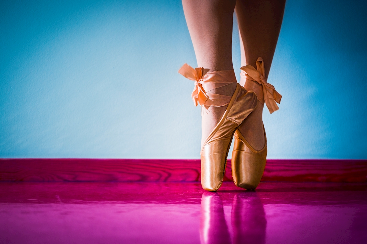 sand vejkryds instans Ballerina med sko i positur plakat af Rickard Sandberg - Printler